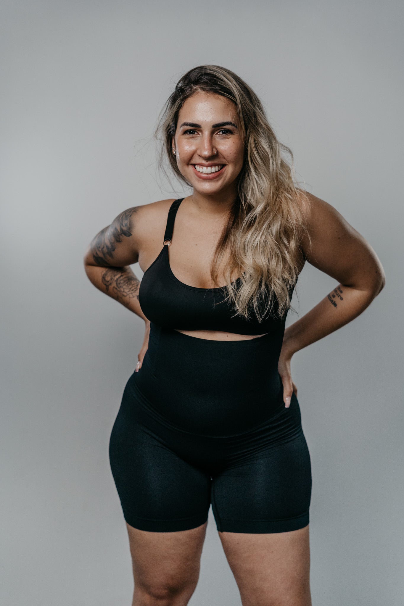 Três Shaper Up (2 beges 1 preta)