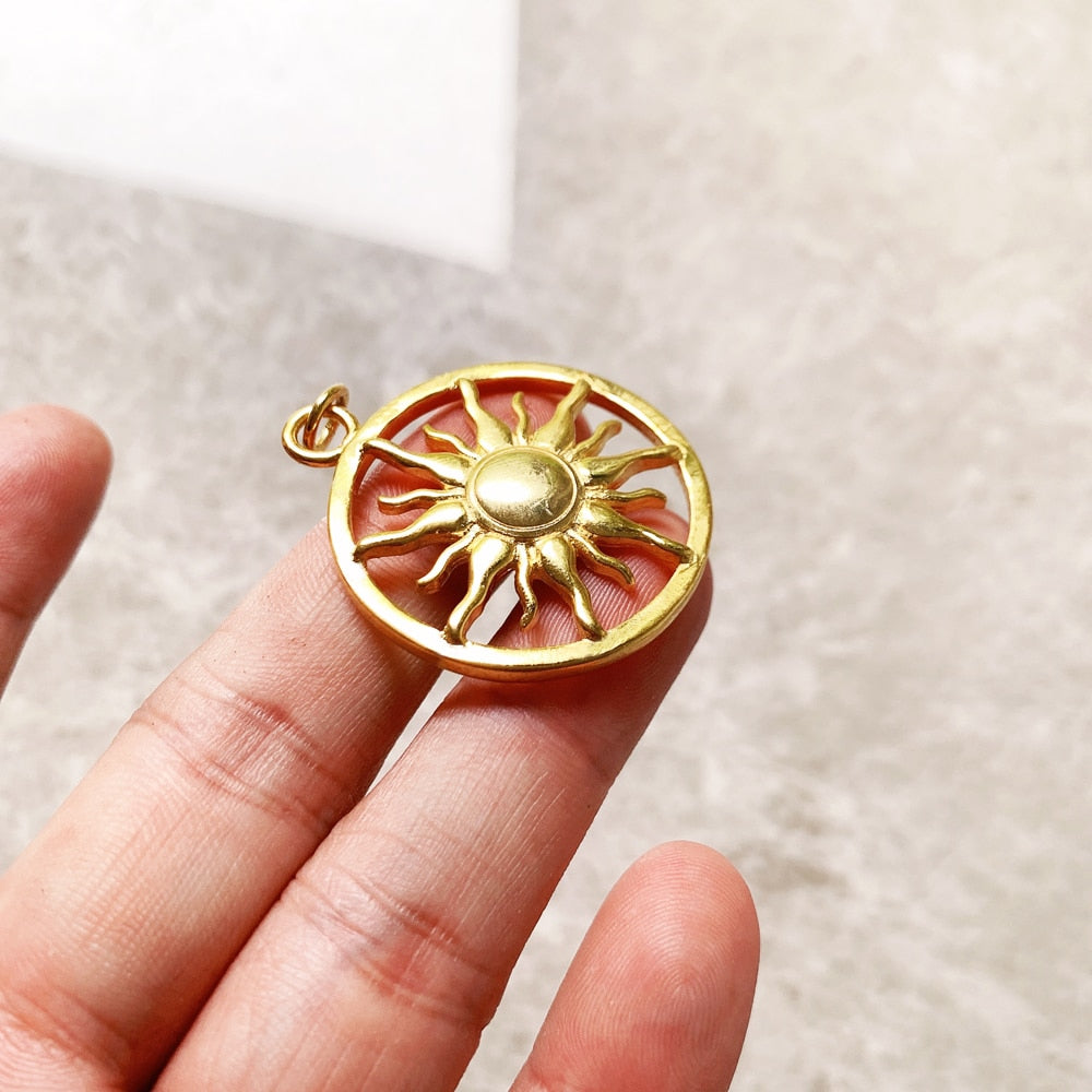 Golden Round Sun Pendant Winter Brand New Fine 925 Sterling Silver Jewelry Europe Vintage Accessories Gift For Women Men