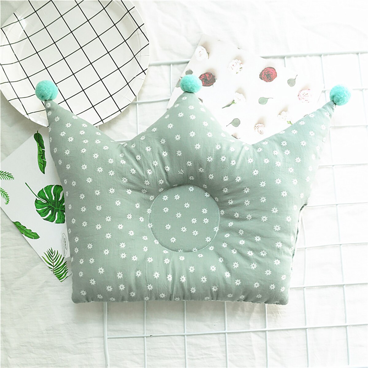 hibobi Baby Pillow Crown Shape Print Stereotype Cotton Anti Roll Sleeping Support Pillow Concave Design Prevent Flat for Newborn