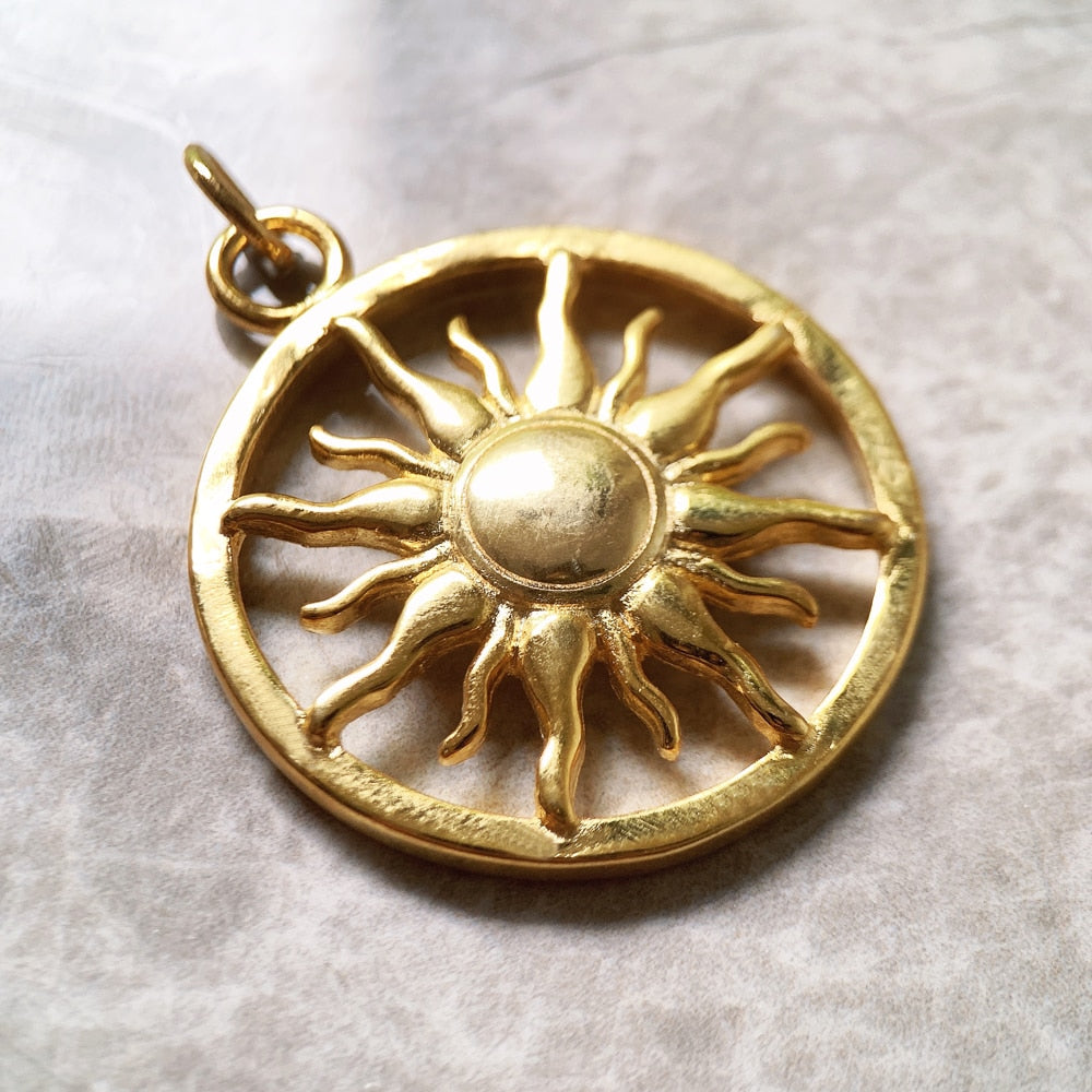 Golden Round Sun Pendant Winter Brand New Fine 925 Sterling Silver Jewelry Europe Vintage Accessories Gift For Women Men