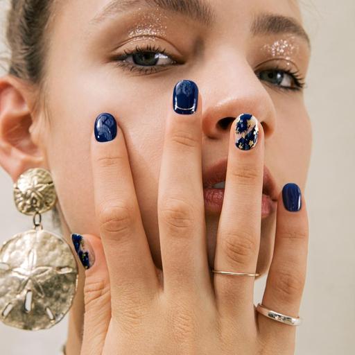 N Arles's Night - VANITY TABLE