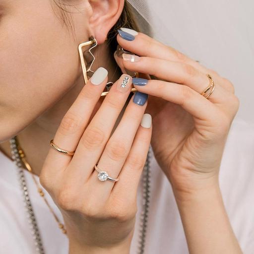 N Claudia - VANITY TABLE