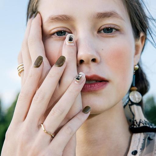 N Daphne - VANITY TABLE