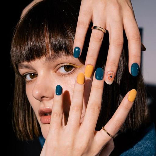 N Doodle - VANITY TABLE