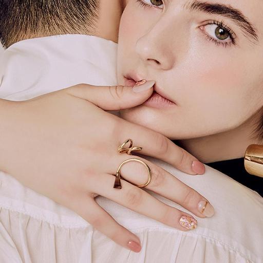 N Dry Flower - VANITY TABLE