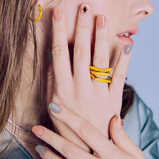 N Hepburn - VANITY TABLE