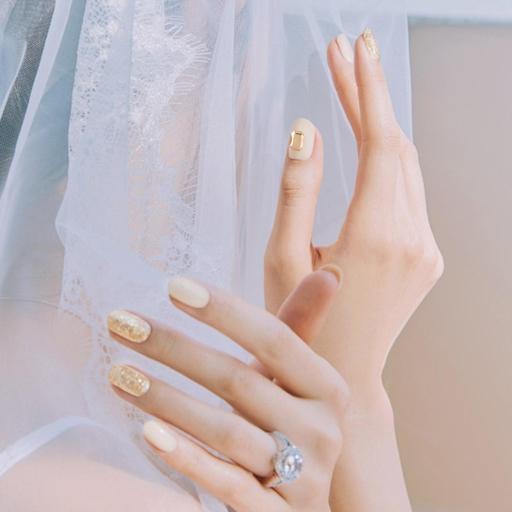 N Innocent - VANITY TABLE