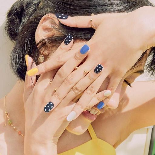 N Molly - VANITY TABLE