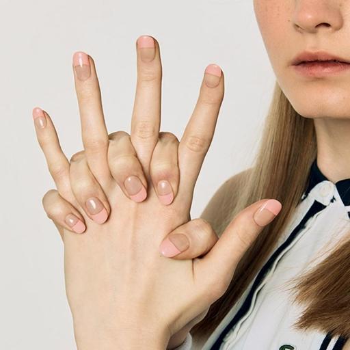 N Monroe - VANITY TABLE