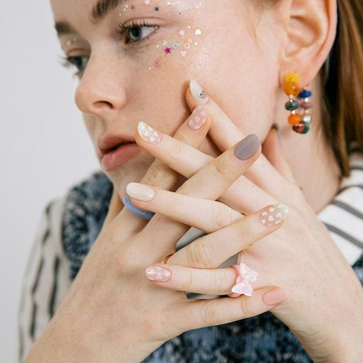 N Penggoo - VANITY TABLE