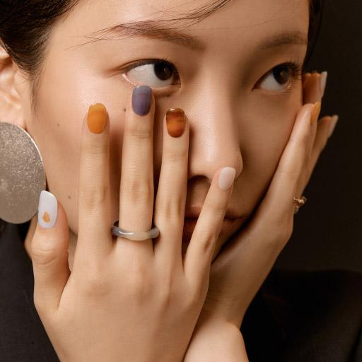 N Fall in Venus - VANITY TABLE