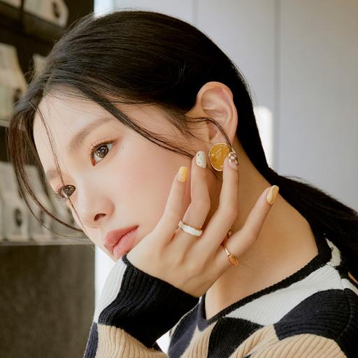 N Toffeenut Latte - VANITY TABLE